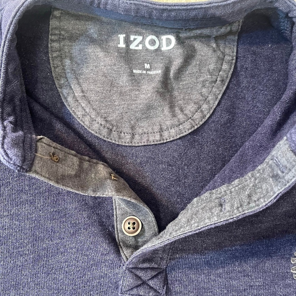 IZOD Navy Henley Long Sleeve Shirt Medium Preppy Classic Back to School Mens